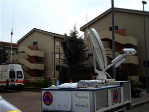 Shelter portatile per comunicazioni via satellite